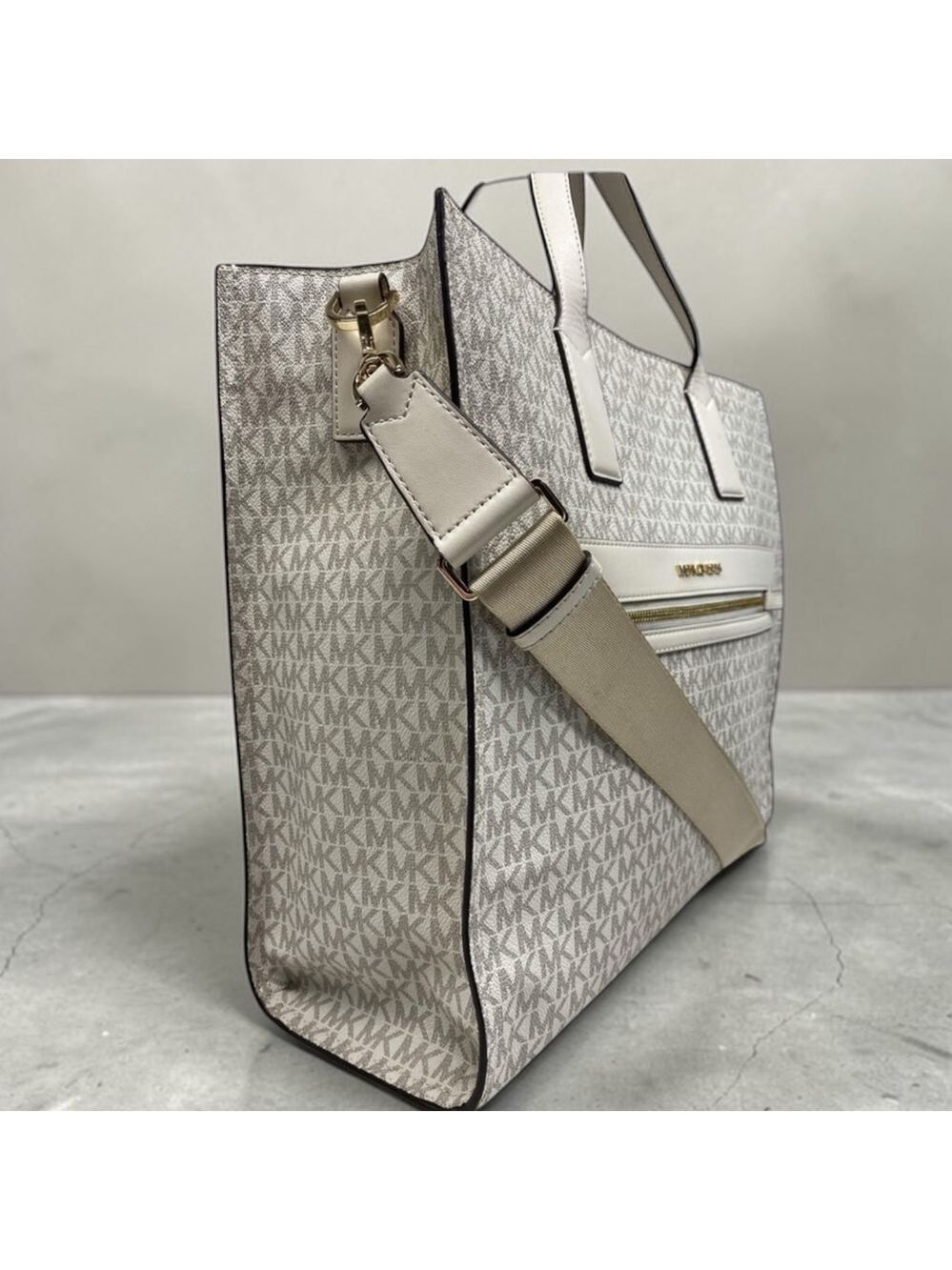 Michael Kors Kenly Large North South Logo Tote Light Cream - Picture 5 of 9